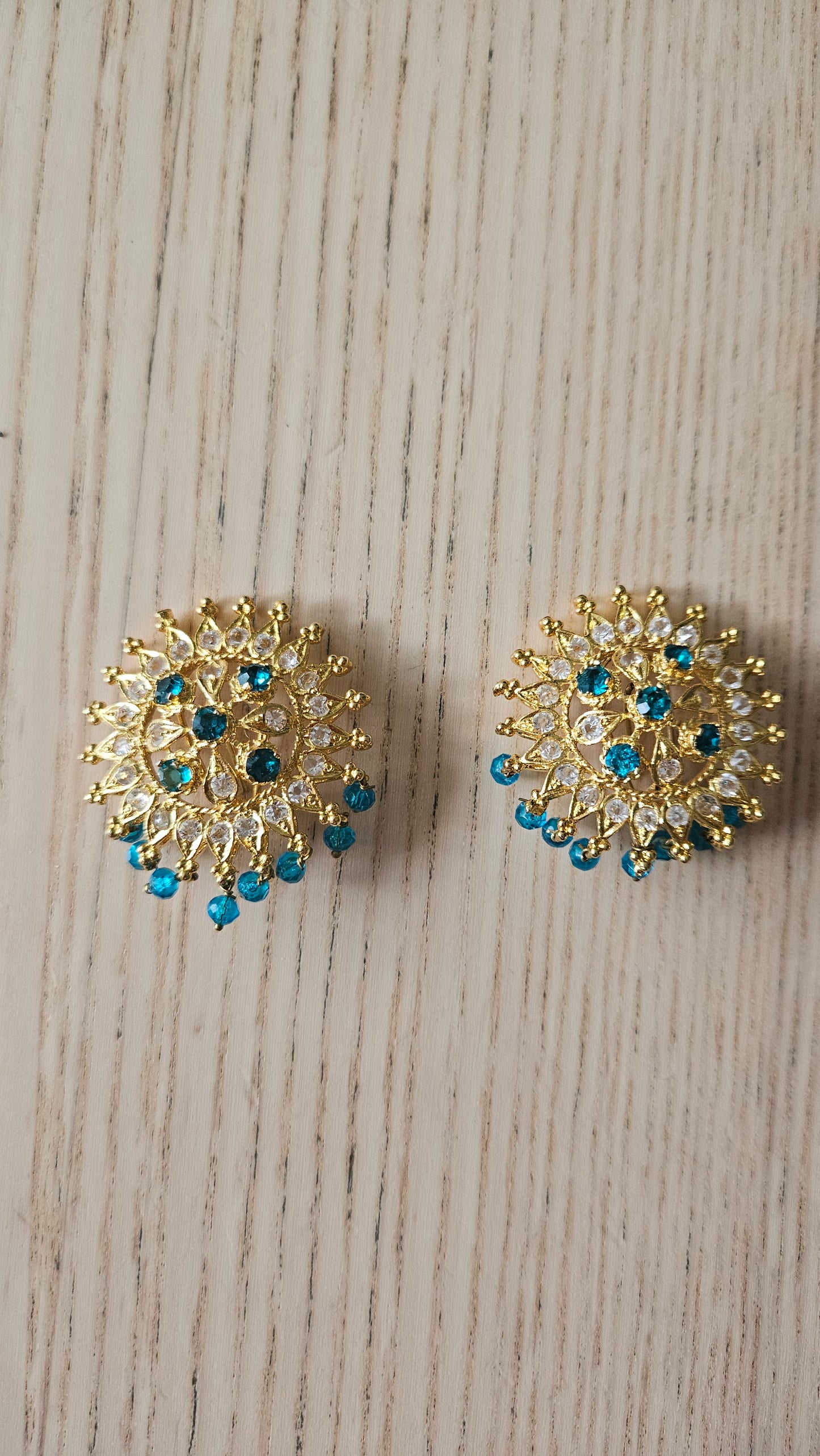Turquoise oorknoppen